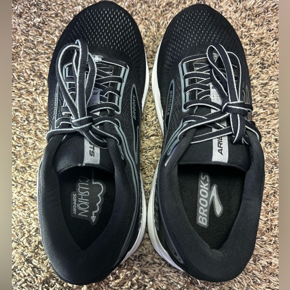 Brooks Ariel GTS 23 Running Shoes Women’s Size 9.5 (2E) Black White 1203902E090 - Picture 6 of 8